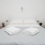 Zarre Apartment *